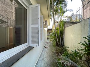 Image 20 - 856439