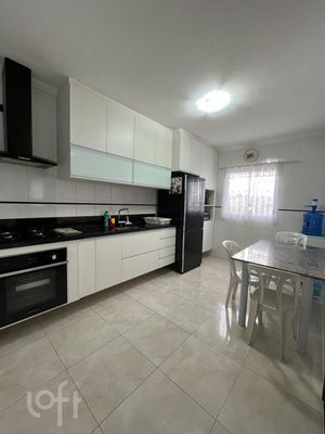 Image 3 - 856495