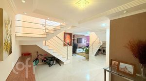 Image 4 - 856498