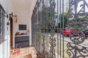 Image 11 - 856506