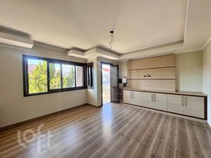 Image 11 - 856512