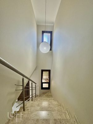 Image 18 - 856512
