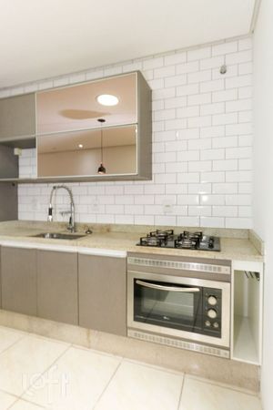 Image 6 - 856527