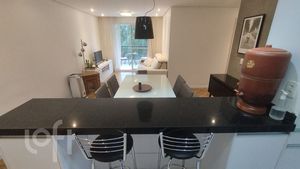 Image 8 - 856530