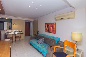 Image 6 - 856532