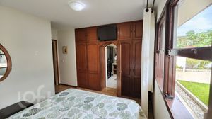 Image 13 - 856552