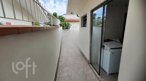 Image 21 - 856552