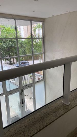 Image 8 - 856569