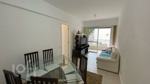 Image 7 - 856596