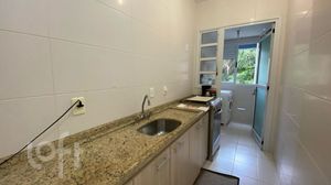 Image 17 - 856596