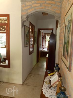 Image 6 - 856605
