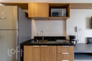 Image 6 - 856612