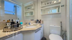 Image 19 - 856624