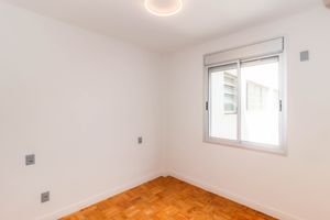 Image 19 - 856627