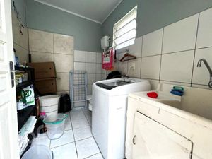 Image 25 - 856637