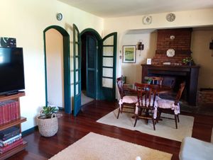 Image 4 - 856647