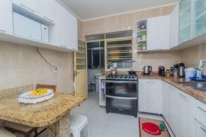 Image 26 - 856674