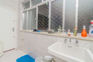 Image 31 - 856674