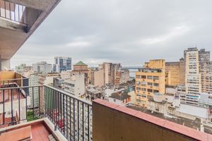 Image 4 - 856689