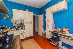 Image 21 - 856689