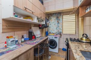 Image 17 - 856701