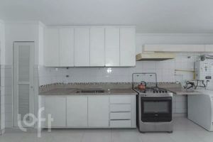Image 11 - 856715