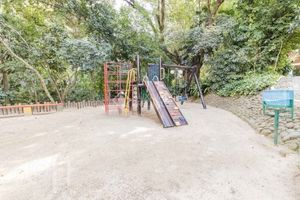Image 4 - 856789