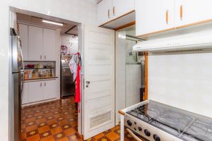 Image 37 - 856799