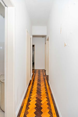 Image 7 - 856855
