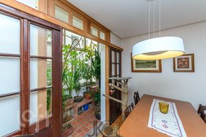 Image 7 - 856873