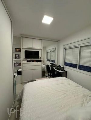 Image 7 - 856875