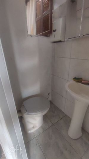Image 6 - 856904