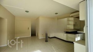 Image 3 - 856905