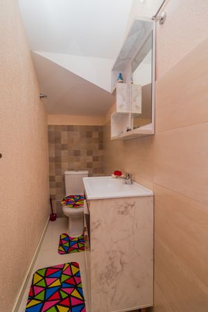 Image 4 - 856915