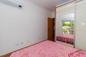 Image 19 - 856915