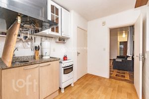 Image 10 - 856919
