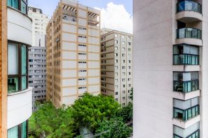 Image 21 - 856922