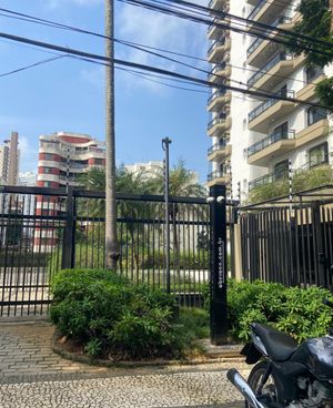 Image 1 - 856923