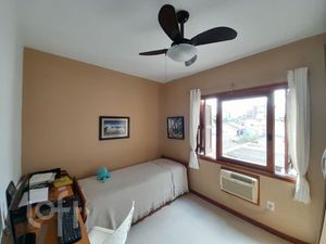 Image 6 - 856928