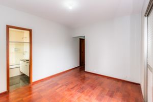 Image 37 - 856930
