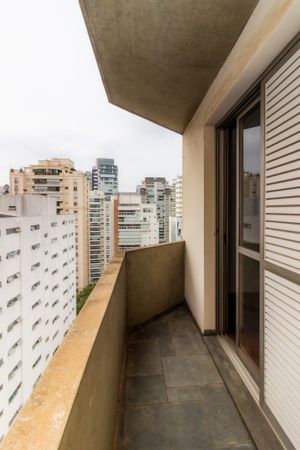 Image 34 - 856930