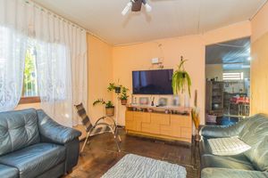 Image 3 - 856949