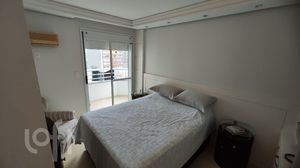 Image 19 - 856950
