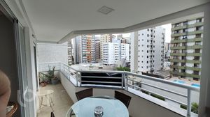 Image 4 - 856950