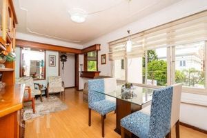 Image 19 - 856962