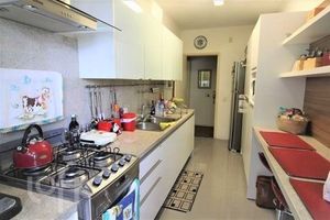 Image 4 - 856972