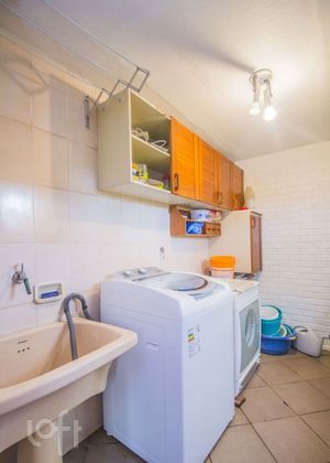 Image 32 - 857024