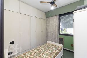 Image 9 - 857049