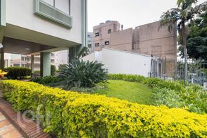 Image 19 - 857049