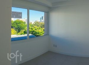 Image 4 - 857175